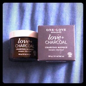 ONE❤️LOVE ORGANICS love+CHARCOAL masque